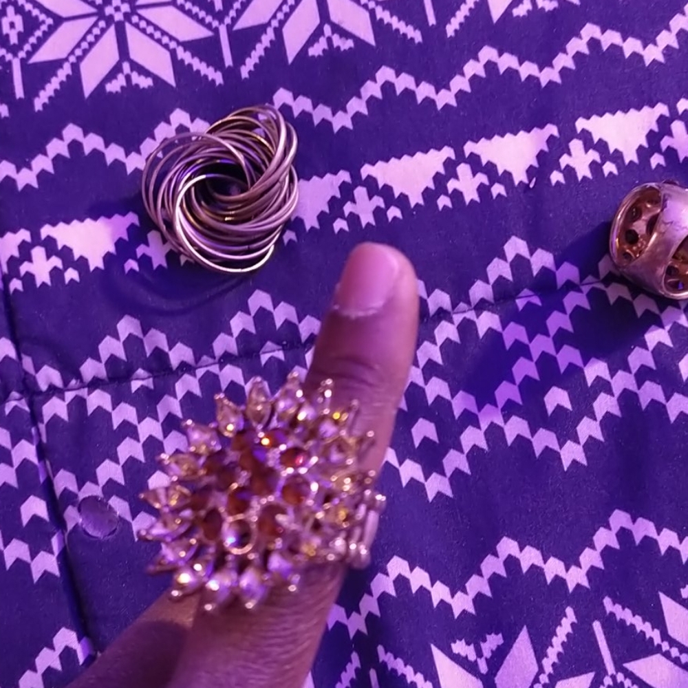 Rings - Picture 4 of 4